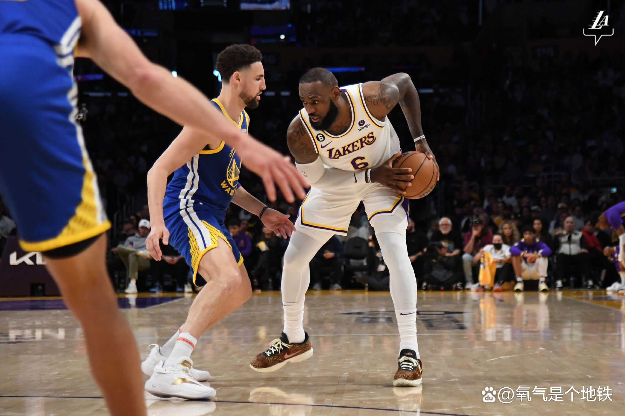 红牛二队轻取梅赛德斯，拉塞尔带队取胜