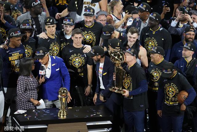 掘金碾压山东队，胡金秋刷新纪录