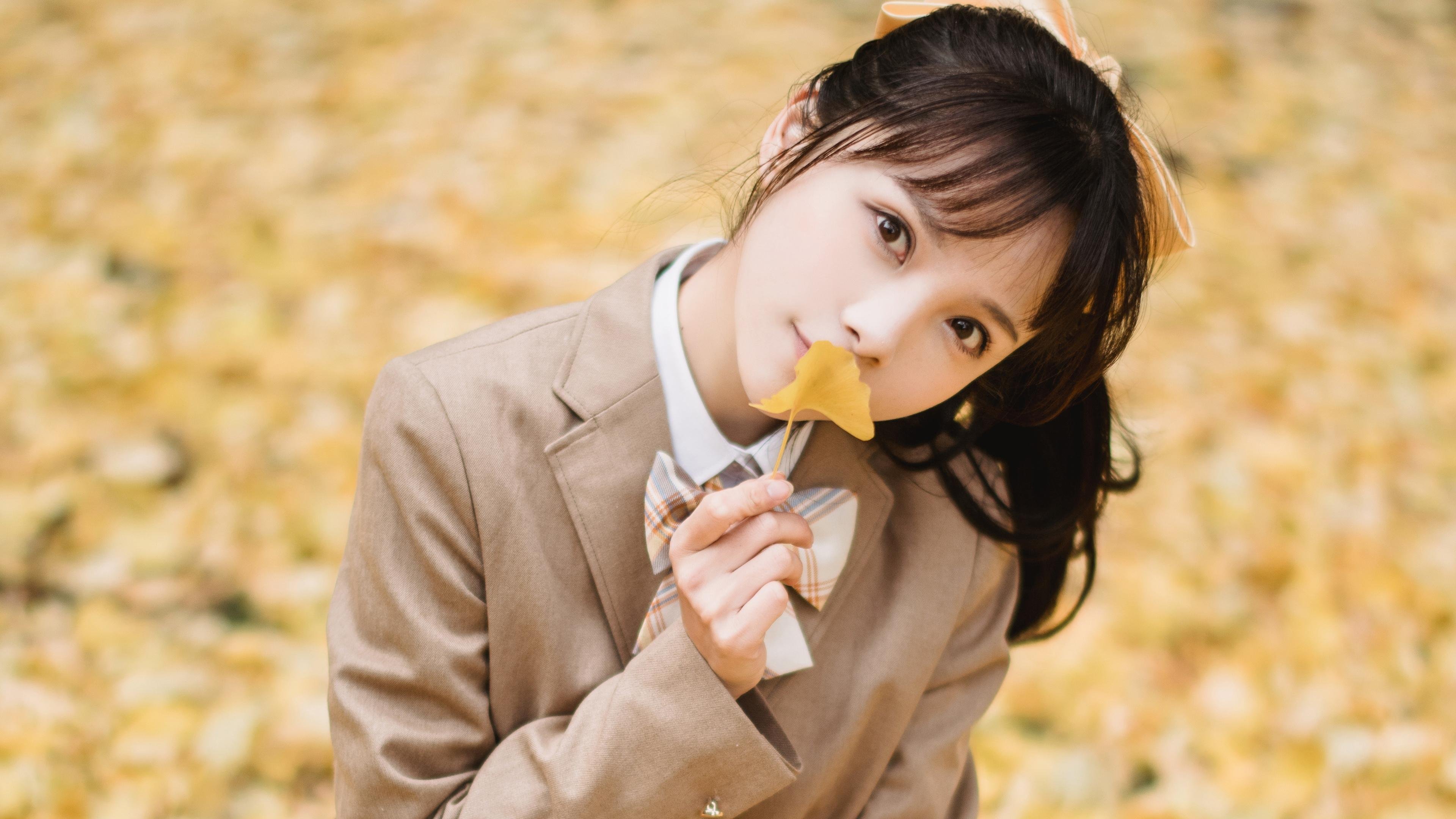 以笔为剑,当索伯的数学阵列鏖战红牛的流体风暴,拉塞尔在维修区点燃另一种火焰