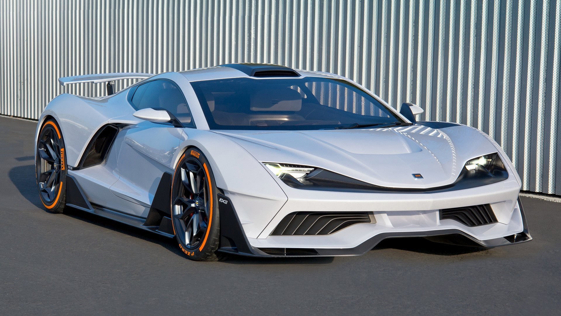 终极0.3秒与最后三圈，当篮球与赛车共享极限时刻