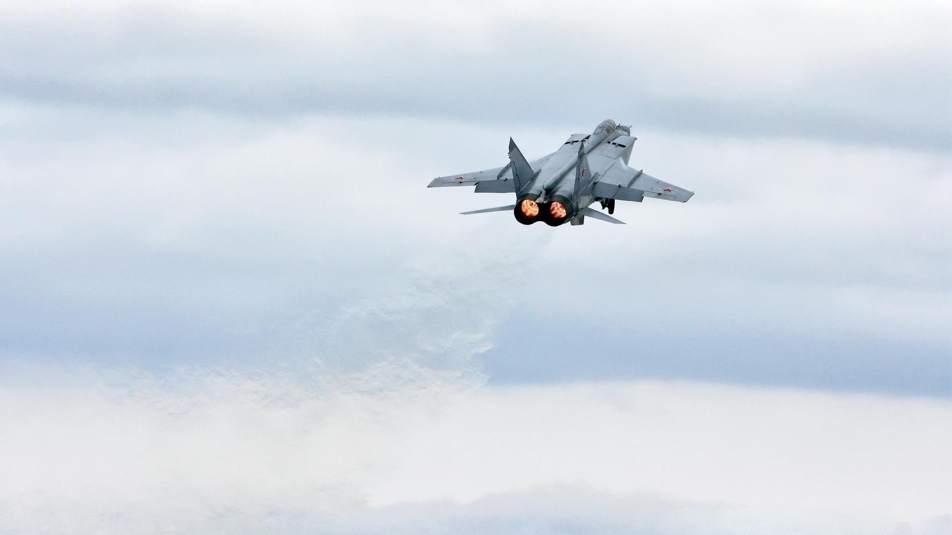 绿茵场上的交响诗,迪马利亚在美洲与欧洲的十字路口奏响完美独奏