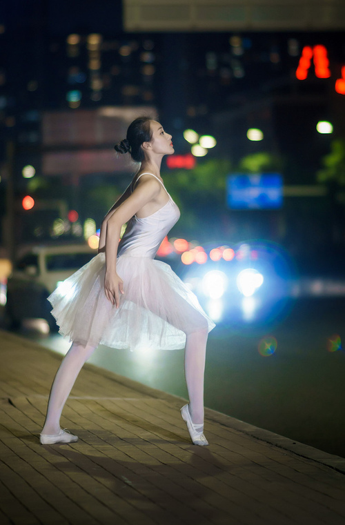 跨越领域的决胜时刻,从开拓者一波流到霍勒迪式接管,体育领袖的共鸣